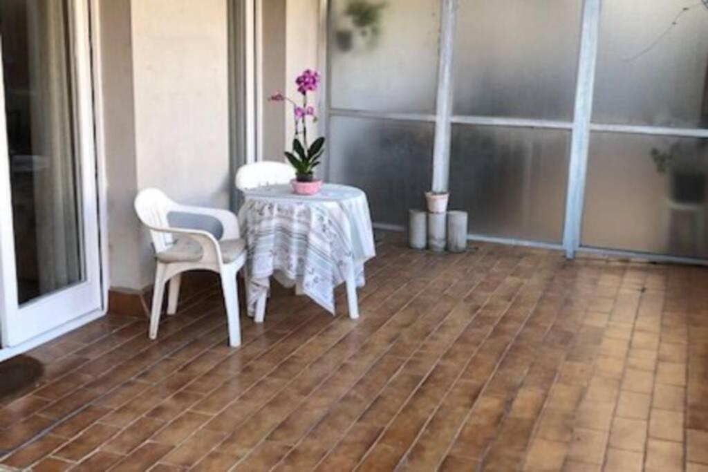 Còmode apartament al bell mig de Girona Exterior foto