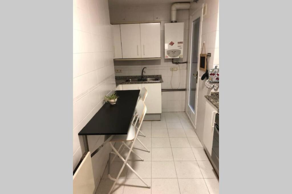 Còmode apartament al bell mig de Girona Exterior foto