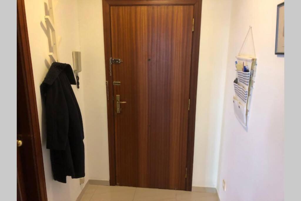 Còmode apartament al bell mig de Girona Exterior foto